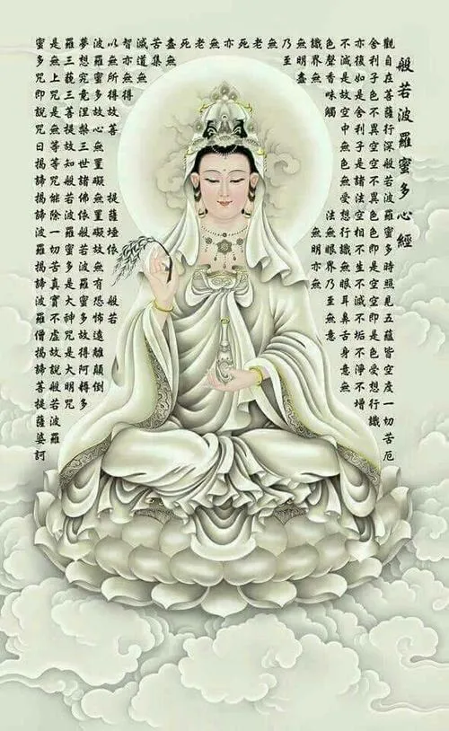 Chọn bố cục bán thân với nét mặt hiền hòa nhìn xuống