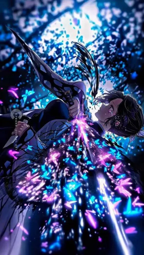 Ảnh Shinobu giữa rừng xanh tím phát sáng, motif bươm bướm làm khung hình lung linh