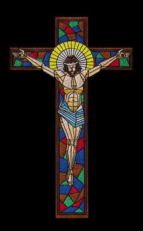 Hoa văn chạm khắc nổi trên cây gỗ cùng vết nứt gỗ cũ