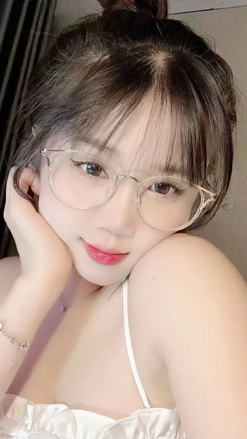 Gái xinh Việt Nam mang vẻ đẹp gần gũi khiến người xem dễ đồng cảm