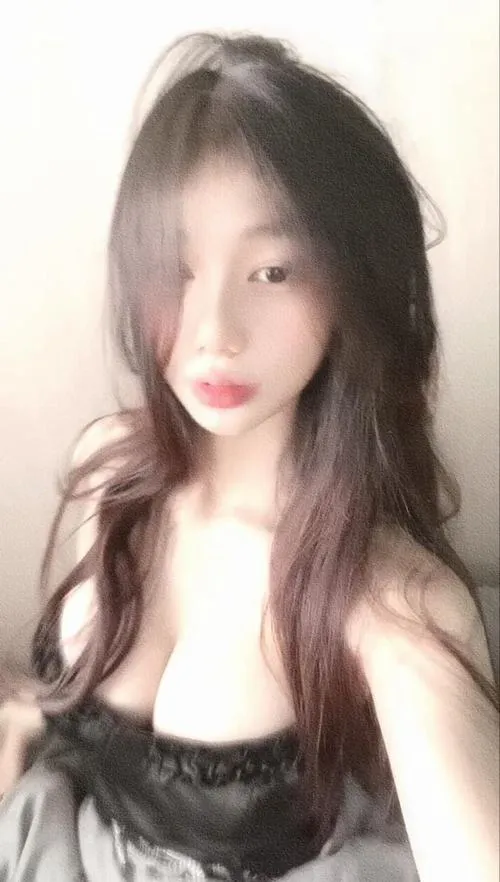 Chân dung nghệ thuật giữ cảm giác rất đời qua biểu cảm mộc