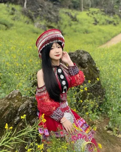 Nét duyên gắn với cảm xúc đời thường của gái Việt xinh rất khó quên