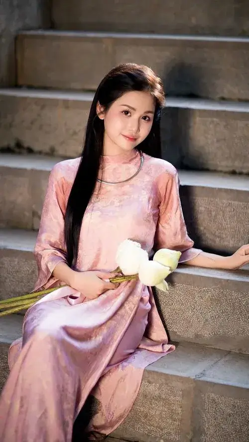 Khoảng cách với máy ảnh vừa phải giữ thần thái thanh lịch