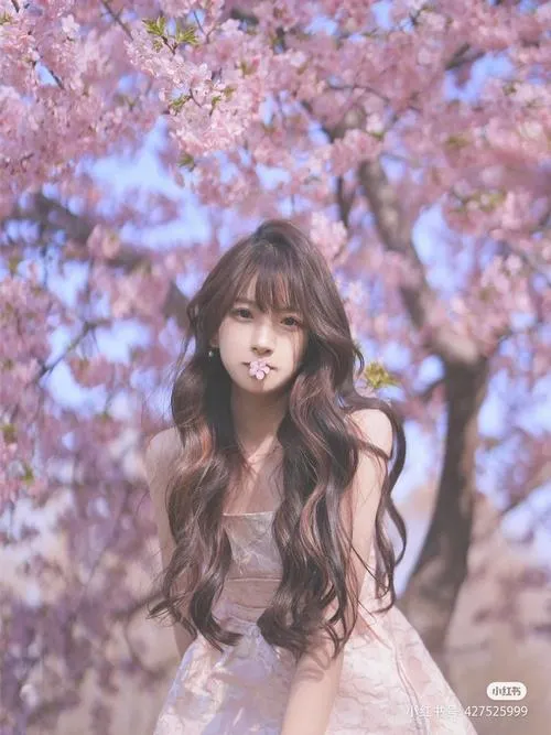 Ảnh gái xinh đẹp nhất khiến ngày thường cũng hóa thơ