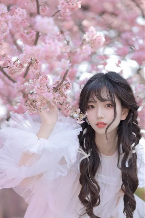 Mái tóc ôm khuôn mặt tôn nhan sắc dịu dàng