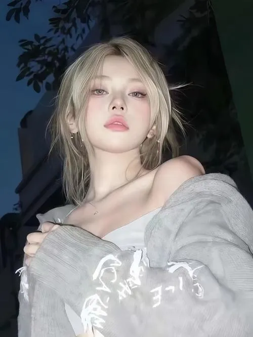 Nàng thơ khi biểu cảm tạo cảm xúc rất đời rất thật