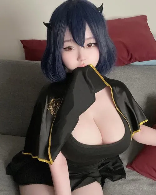 Gái xinh mê hoặc bằng thần thái và khí chất