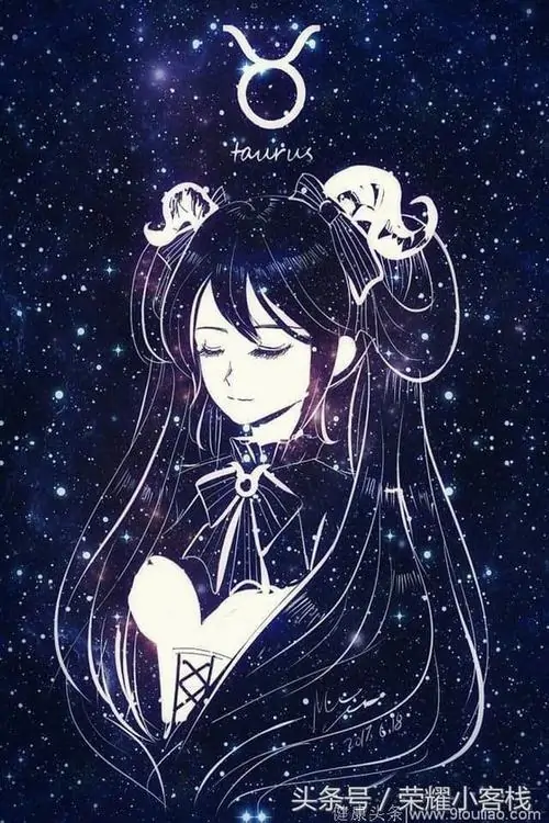 Thiếu nữ anime tóc tím ngồi co mình giữa nền trời sao xanh đậm, cặp sừng trắng cong nhỏ và biểu tượng Taurus phía trên làm bức ảnh trông dịu mà vẫn ngầu