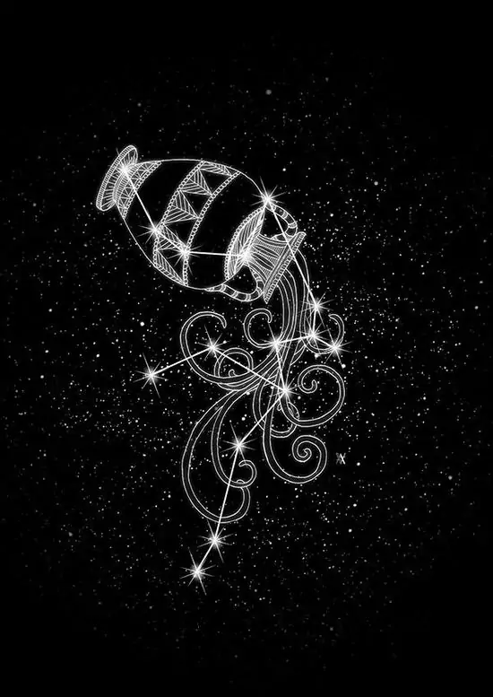 Tranh thêu tay trên nền vải tối dùng chỉ ngọc lam tạo thành chòm sao và đường sóng đôi, từng mũi thêu nhỏ cho cảm giác chăm chút và làm chủ đề này gần gũi hơn hẳn