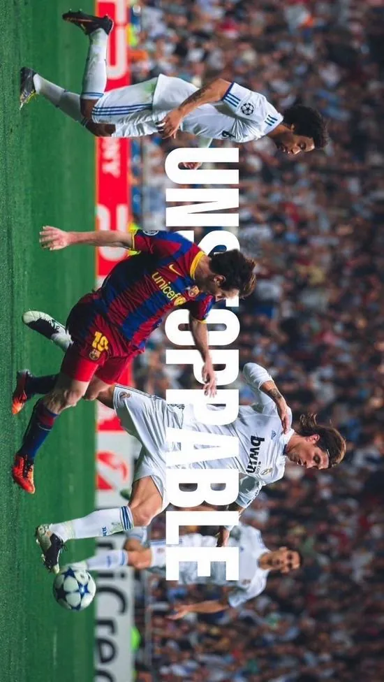 Cận cảnh chiếc còi của trọng tài nằm im trên mặt cỏ sau trận chung kết căng thẳng tạo nên một cảm giác kết thúc đầy viên mãn và tĩnh lặng.