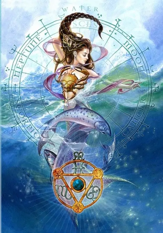 Một góc quán cà phê biển với cửa kính xanh, thực đơn viết tay có hình hai con cá nhỏ ở mép giấy, nền sau là sóng xa nên tổng thể rất hợp vibe nhà Cá