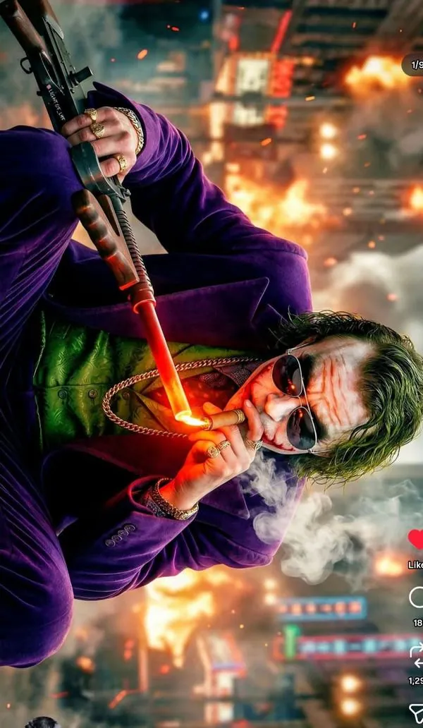 Ảnh wallpaper đưa Joker vào tiệm cắt tóc cũ với gương lớn nứt góc, hắn nghiêng đầu nhìn chính mình qua lớp phản chiếu mờ làm bức ảnh HD có sức ép rất lặng