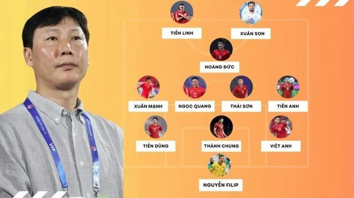 Ảnh một góc phòng lưu niệm trưng bày hàng chục chiếc huy chương và kỷ niệm chương lấp lánh, minh chứng cho một chặng đường vinh quang đầy tự hào