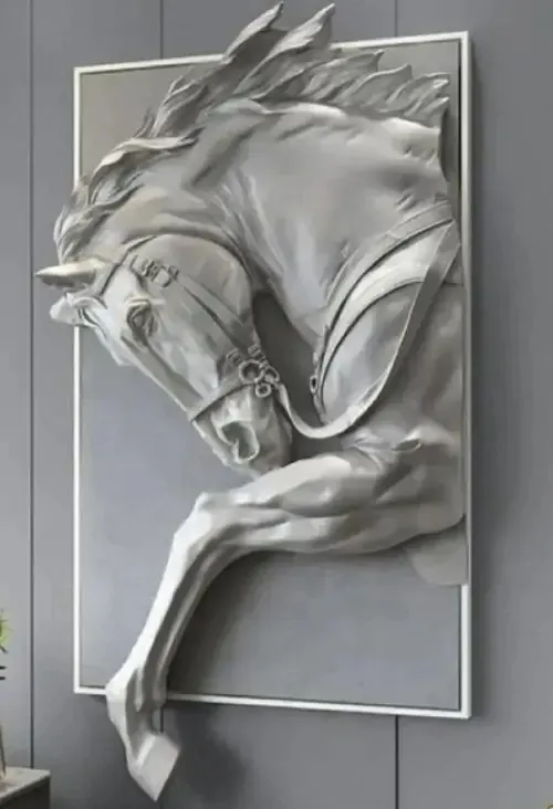 Hình nền chú ngựa trắng tạc nổi trên vách đá xám với tư thế vươn mình mạnh mẽ tạo cảm giác khối nổi 3D chân thực đến từng thớ cơ sống động.