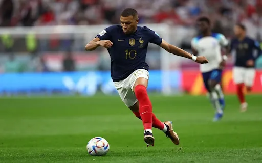 Mbappé nổi bật nhờ tốc độ, kỹ thuật và khả năng dứt điểm sắc bén